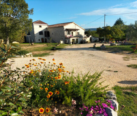 Grand Gîte Le Mas - Cour intérieure